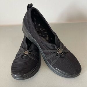 Bzees Slip on Rosie shoe in a women's size 9.5 work comfort walking career